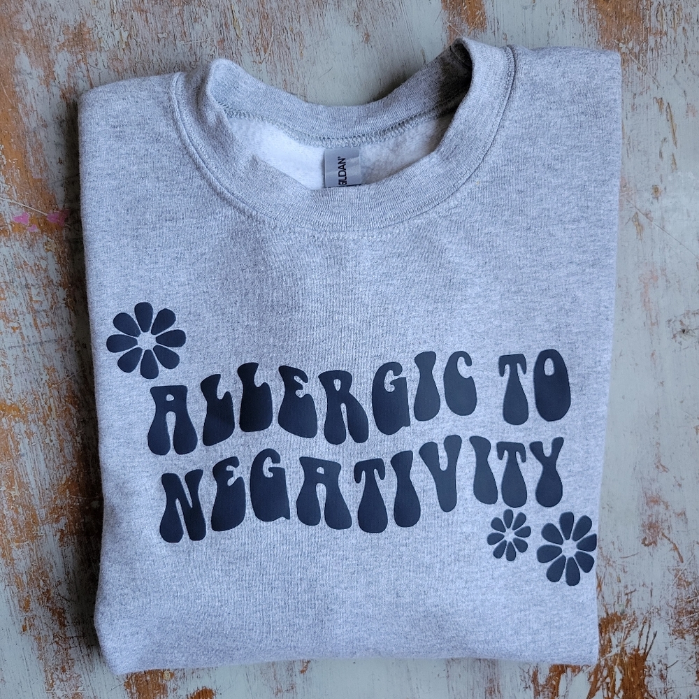 Cozy Sweater Like New🌼 'Allergic To Negativity' 🌼